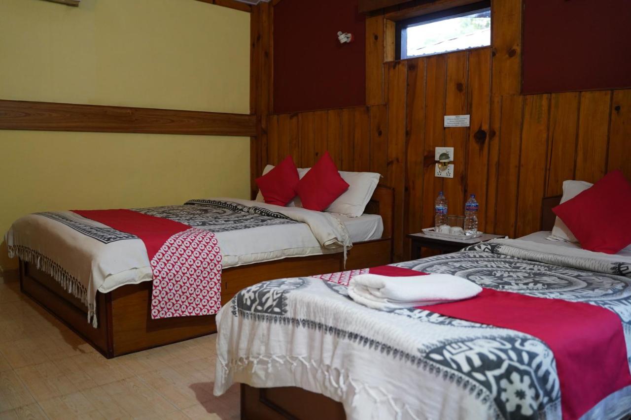 Chitwan Riverside Resort Sauraha Dış mekan fotoğraf