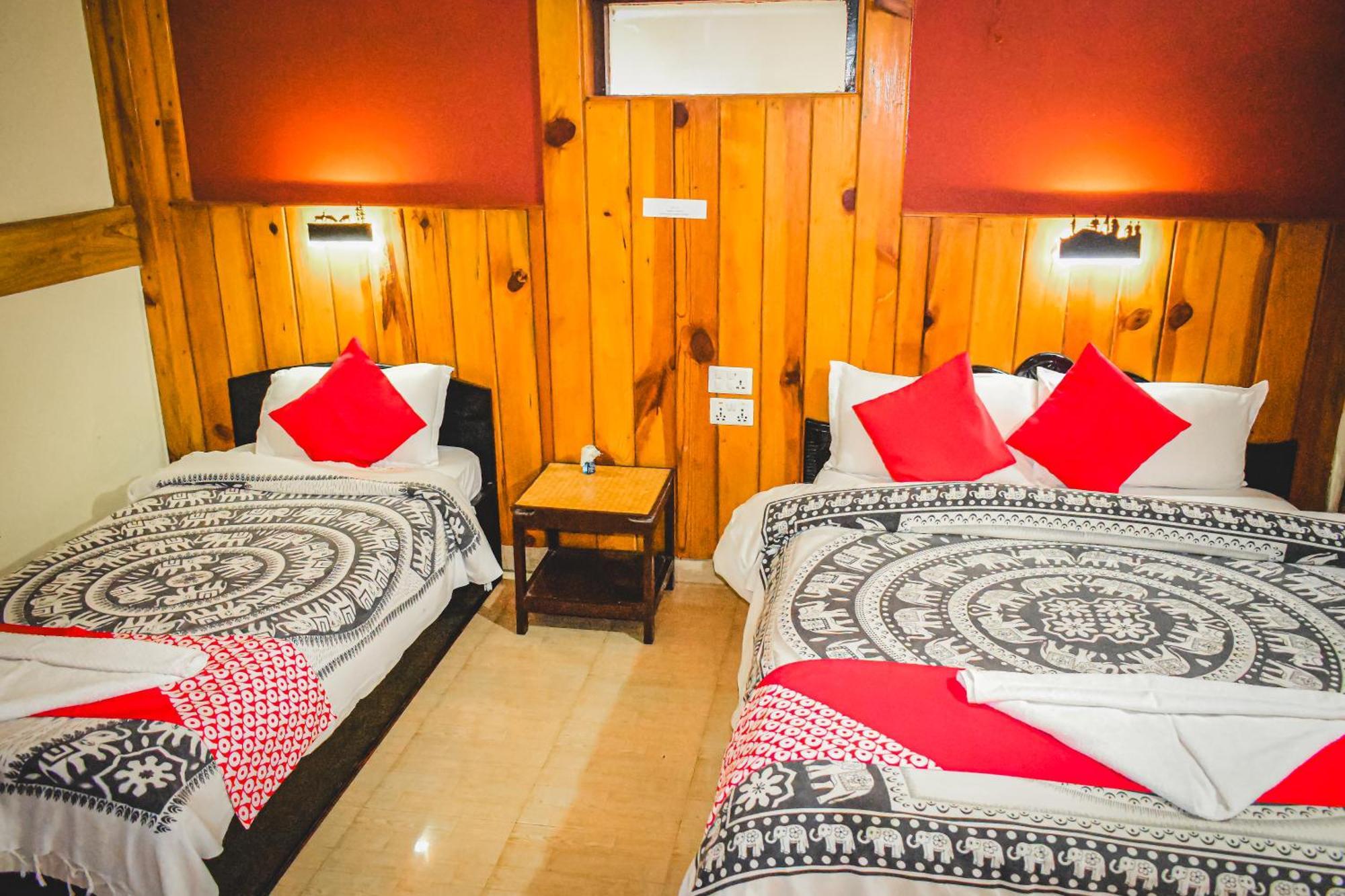 Chitwan Riverside Resort Sauraha Dış mekan fotoğraf