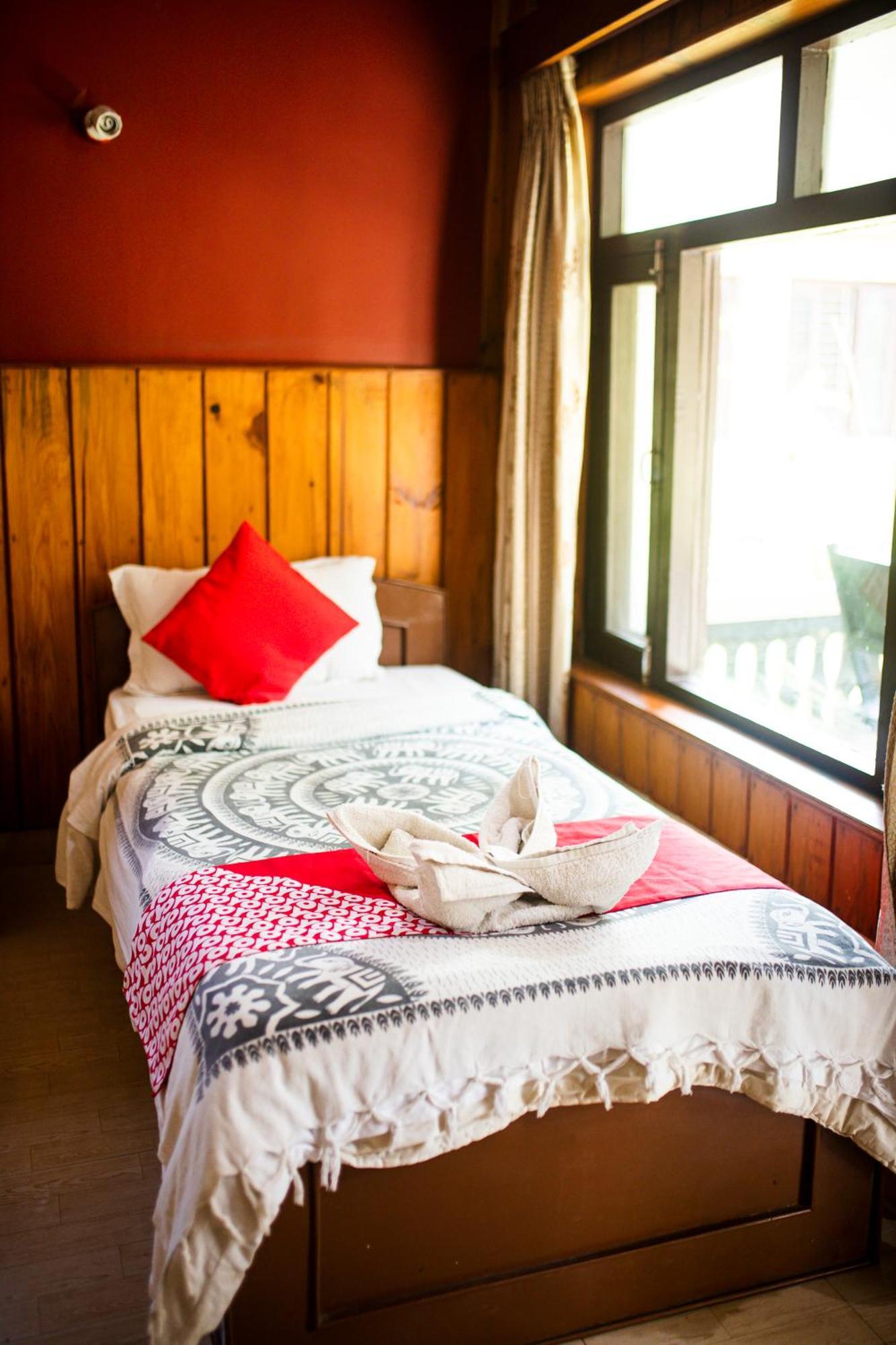 Chitwan Riverside Resort Sauraha Dış mekan fotoğraf