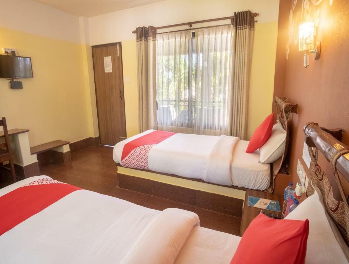Chitwan Riverside Resort Sauraha Dış mekan fotoğraf