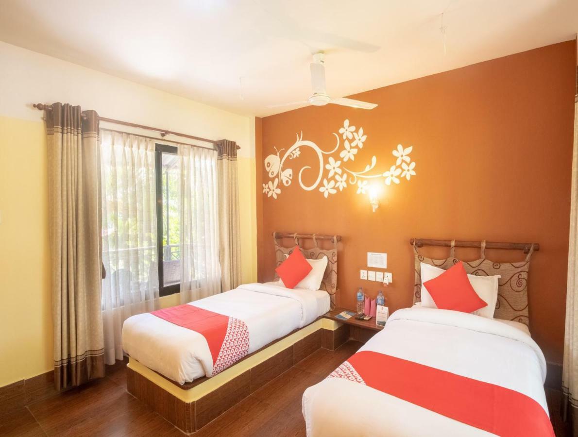 Chitwan Riverside Resort Sauraha Dış mekan fotoğraf