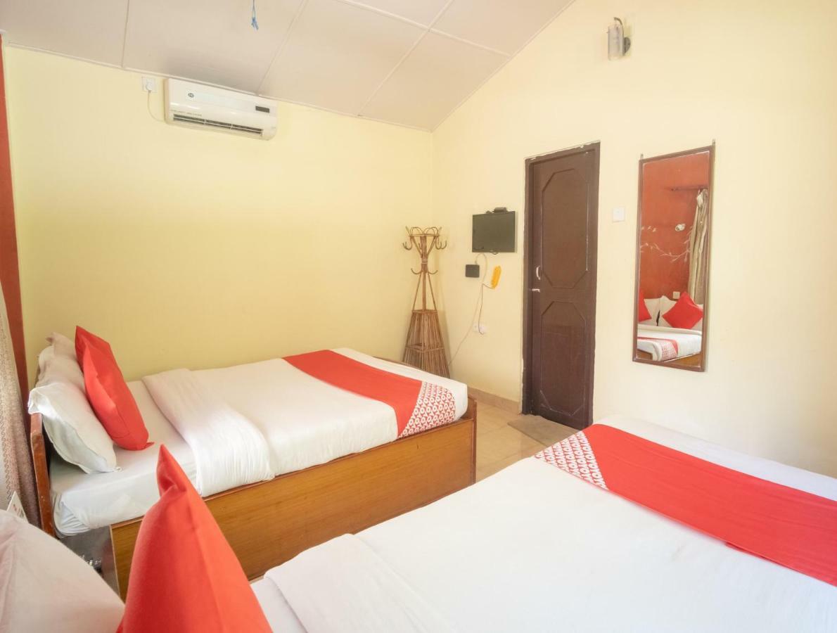 Chitwan Riverside Resort Sauraha Dış mekan fotoğraf